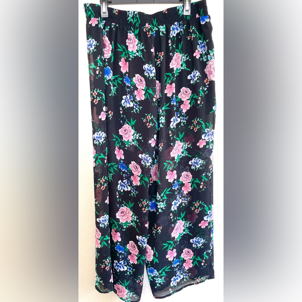 Sold Torrid Floral Black Chiffon Airy Beach Pants w/ Short Lining Size: 1X Plus - Picture 6 of 10